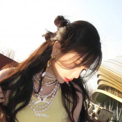 金发奇女